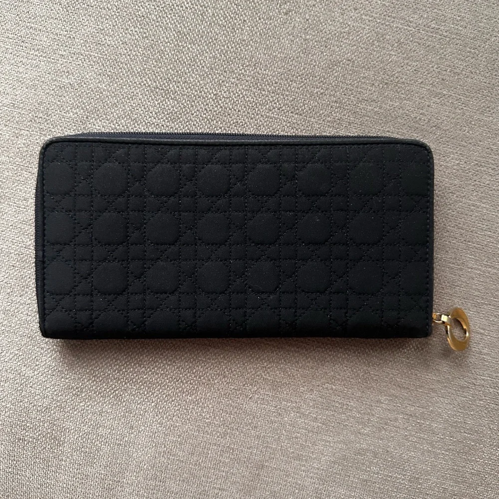 Dior Black Quilted Wallet Sophisticated Design